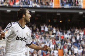 开云体育全站-中国篮球长期缺乏战术型控卫的原因是，中国篮球落后的原因