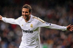 开云体育在线入口-慢节奏进攻中是否更依赖单点发起与策应配合，慢节奏官方网站